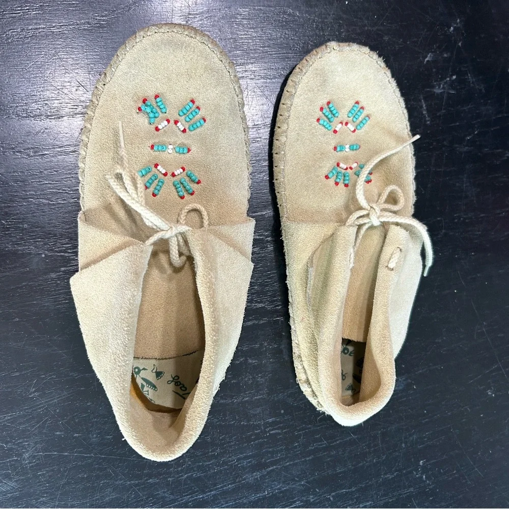 Kids Moccasins Beaded Design- inside lining is dusty and needs replacing - Taos